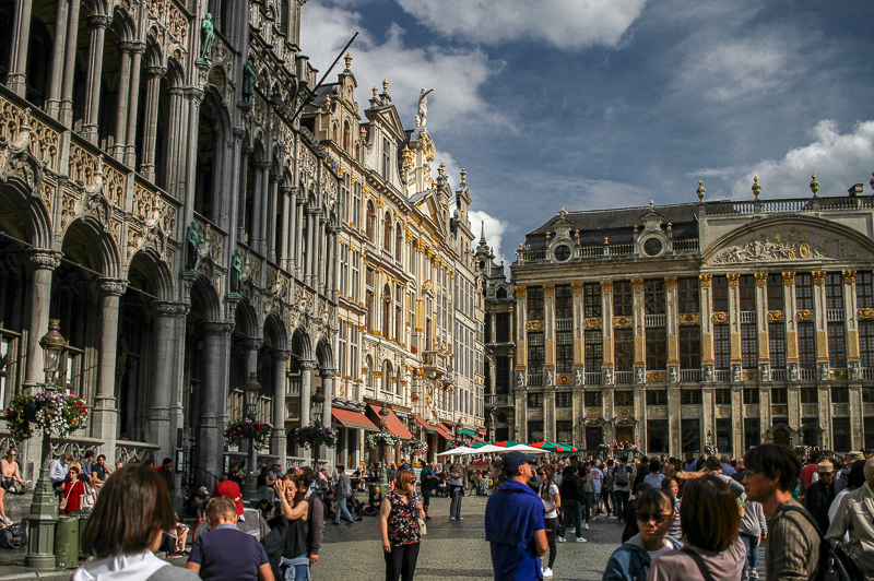 Una Plaza Llena De Historia Y Belleza (Grand Place De Bruselas ...